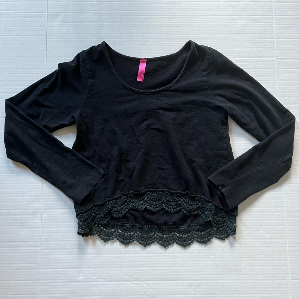 🎉6/$26🎉 RETRO DOLL Black Long Sleeve Crop Top